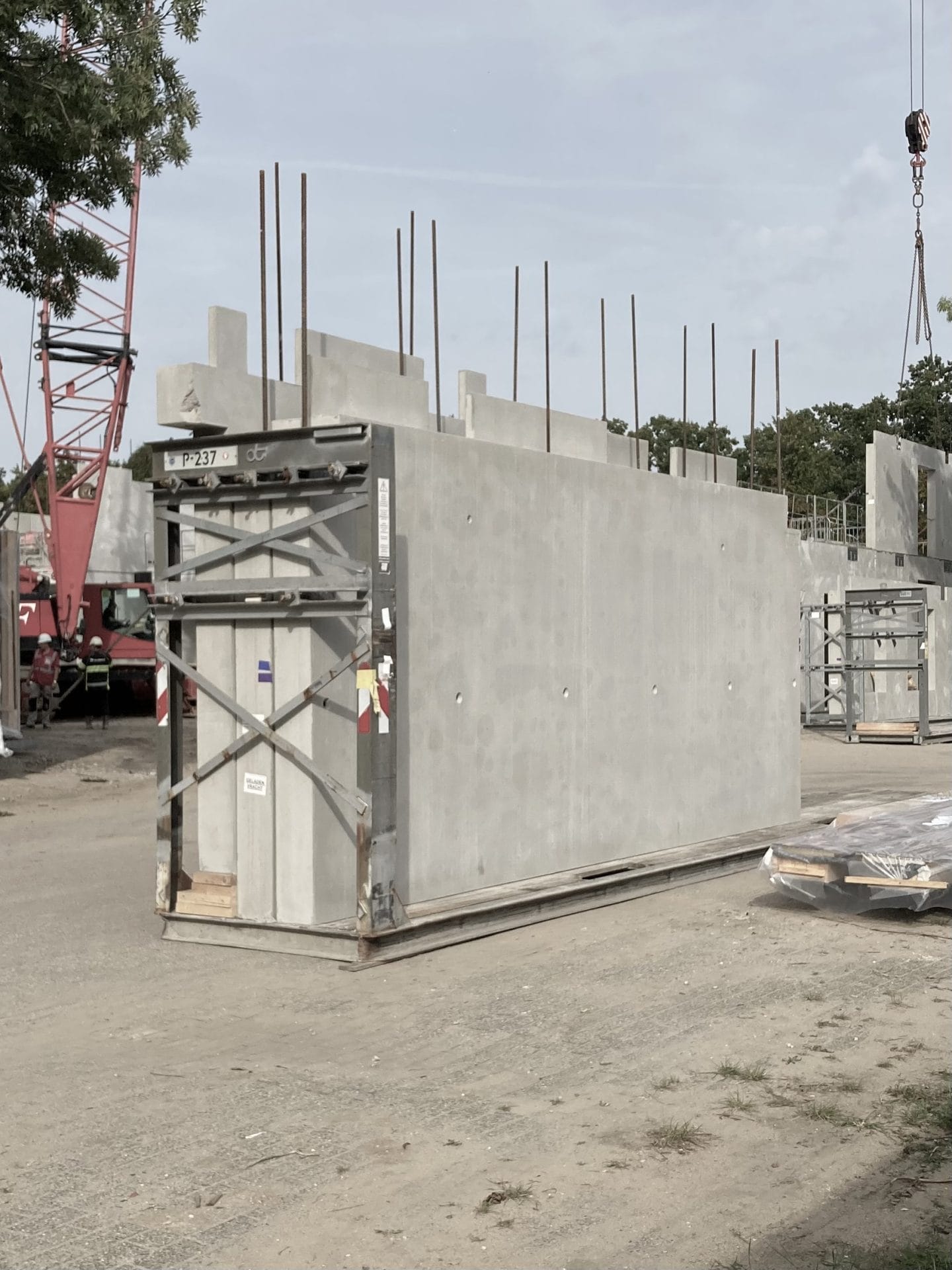 Passer by, Erris Huigens at FORM