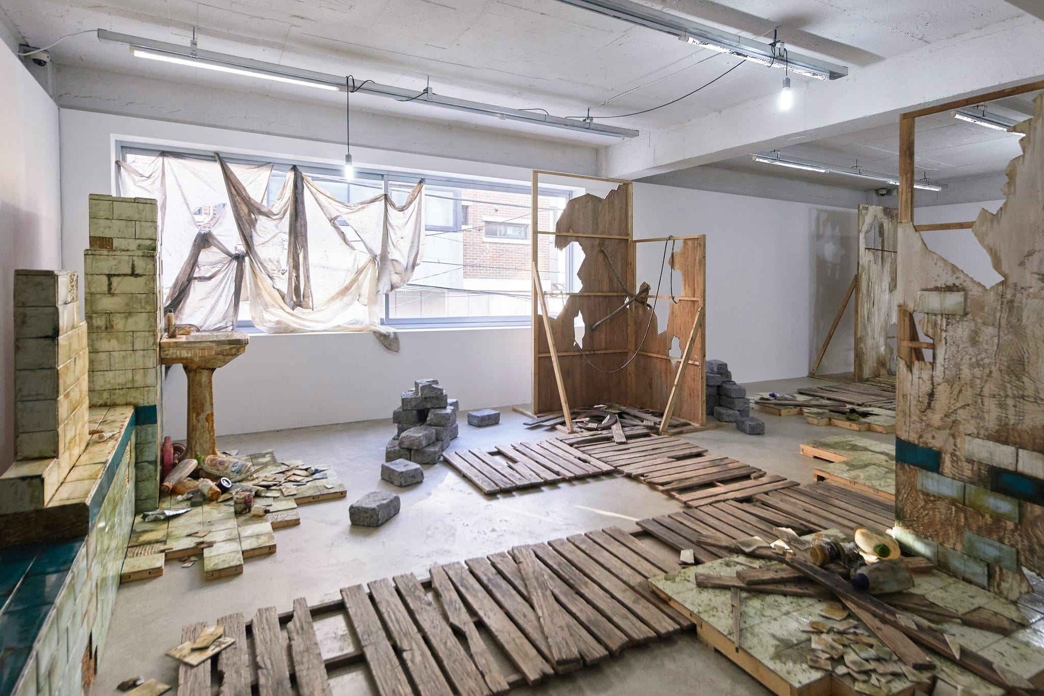 Seongeun Lee, Naumachia, at Caption Seoul, (Photography: Yumin Lee & Bokyoung Han), courtesy by the artist, 2024