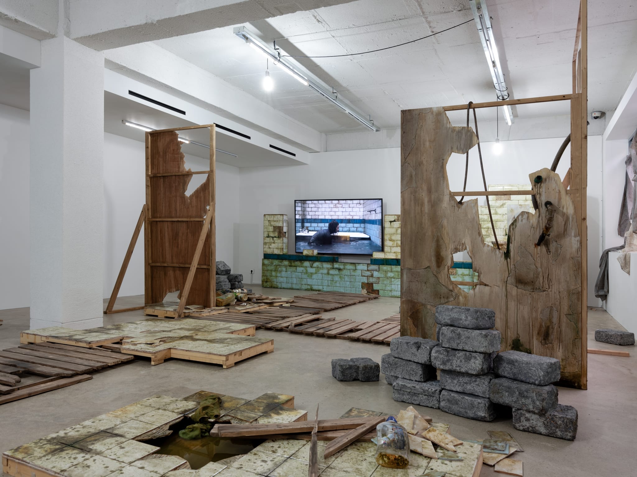 Seongeun Lee, Naumachia, at Caption Seoul, (Photography: Yumin Lee & Bokyoung Han), courtesy by the artist, 2024