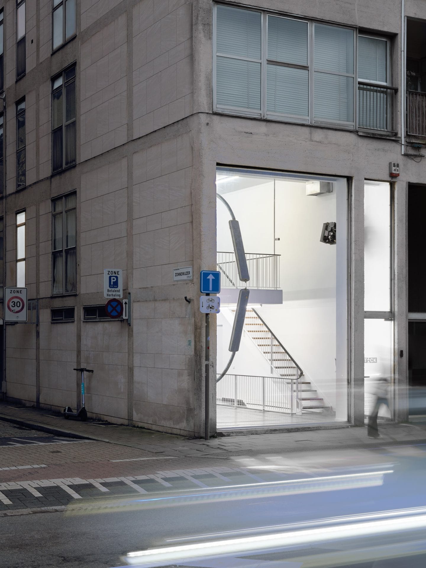 Michael Sailstorfer, Tick Tack