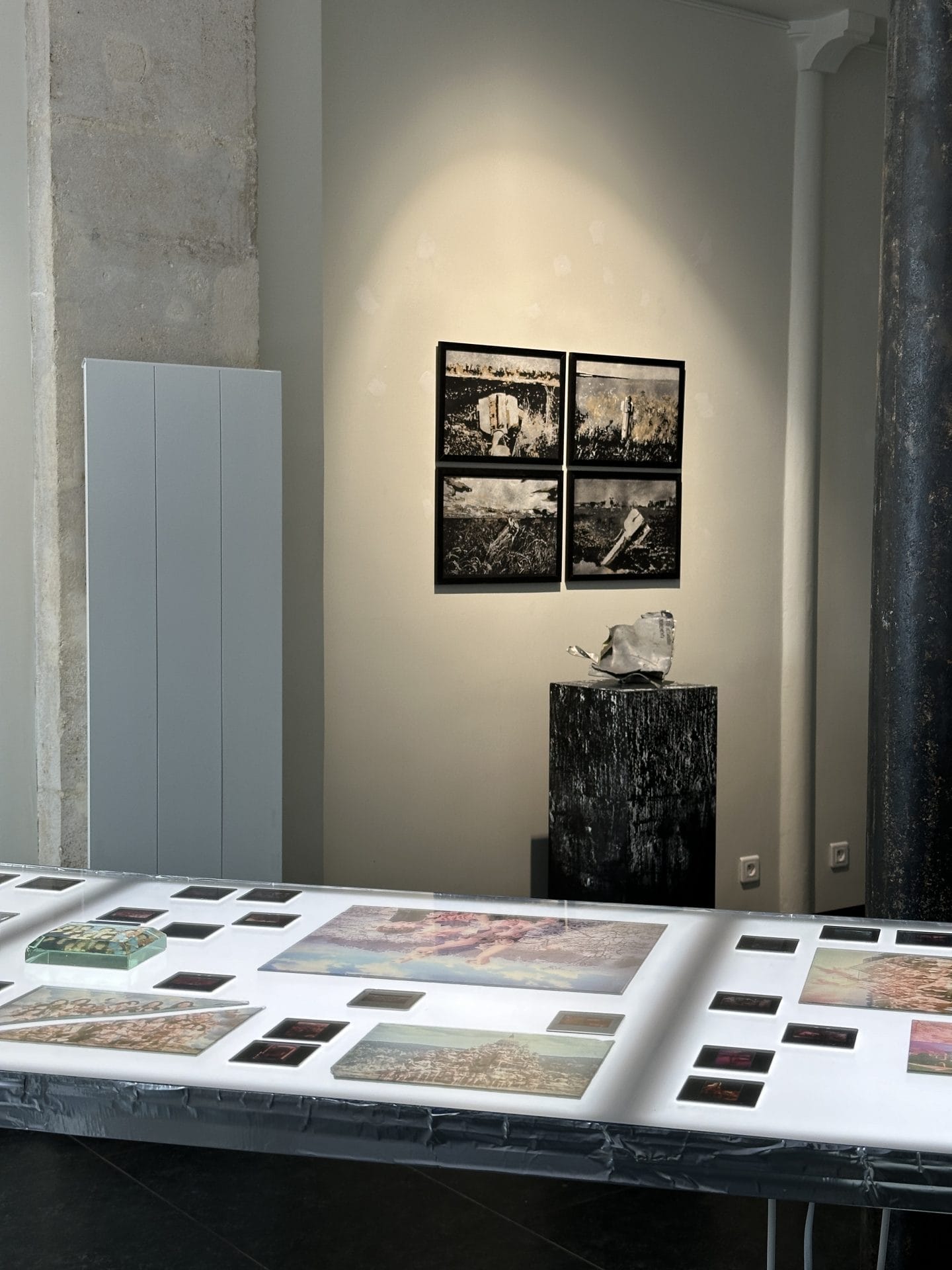 exhibition view: Denys Zhdanov, No Memory at art+art Galerie, Paris photo by: Pavlo Kusnetsov, Mia Thomazeau